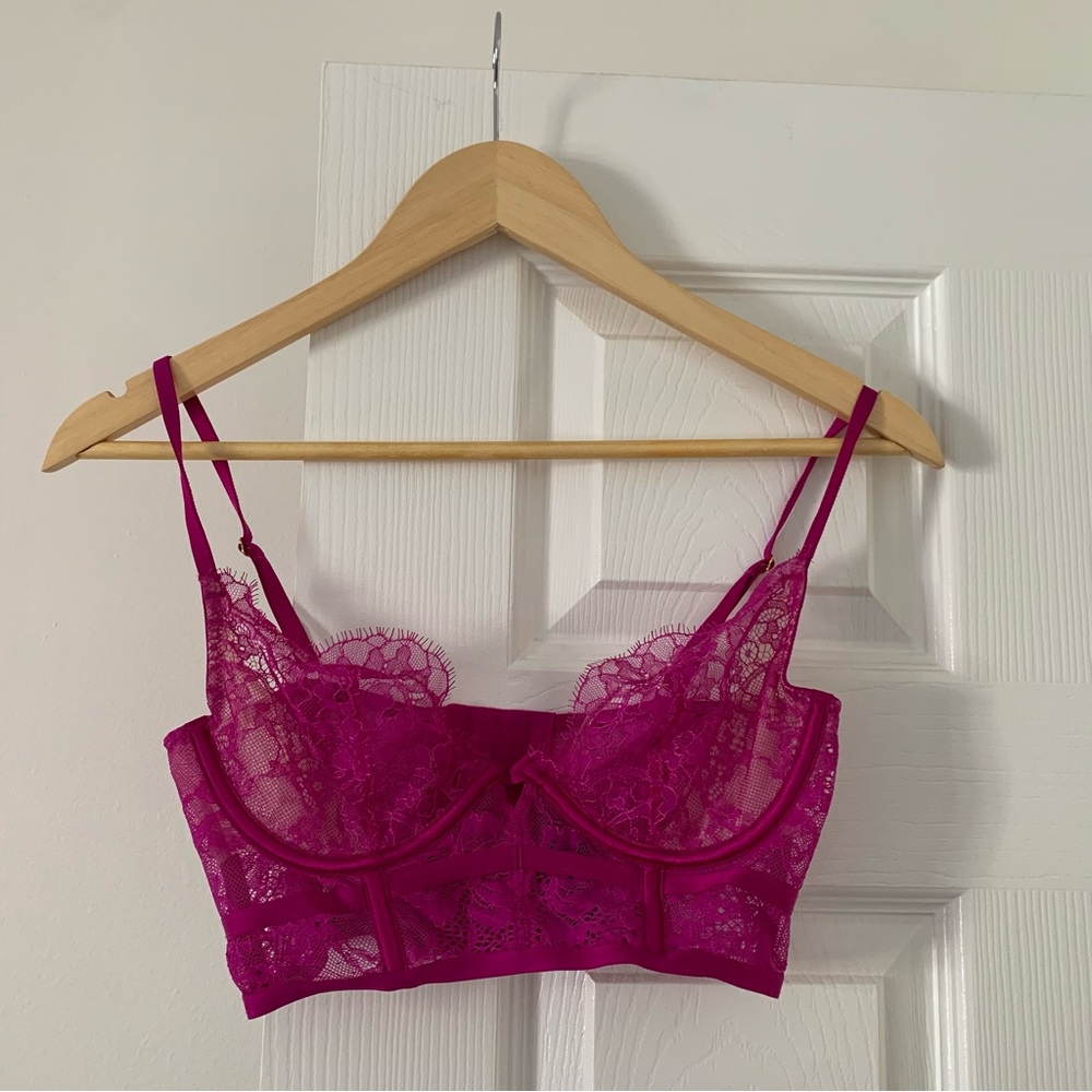 Victoria’s Secret corset bra – pink